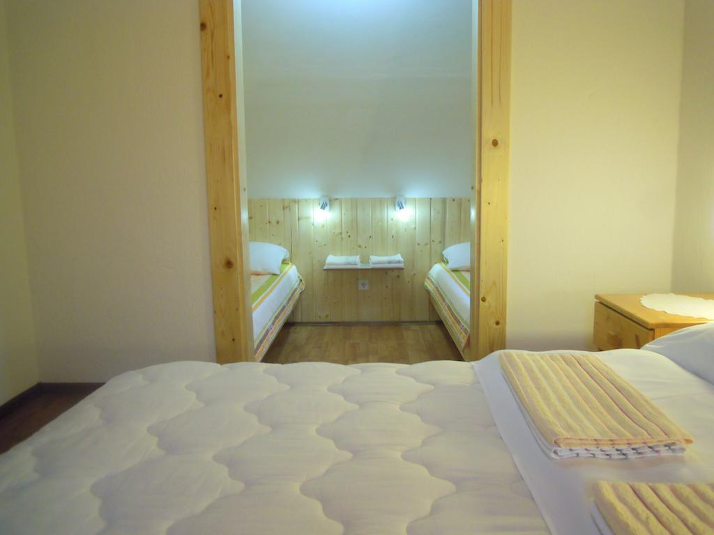 Wooden House Nela Near Plitvice Lakes Smoljanac Zimmer foto