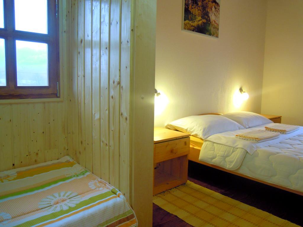 Wooden House Nela Near Plitvice Lakes Smoljanac Zimmer foto